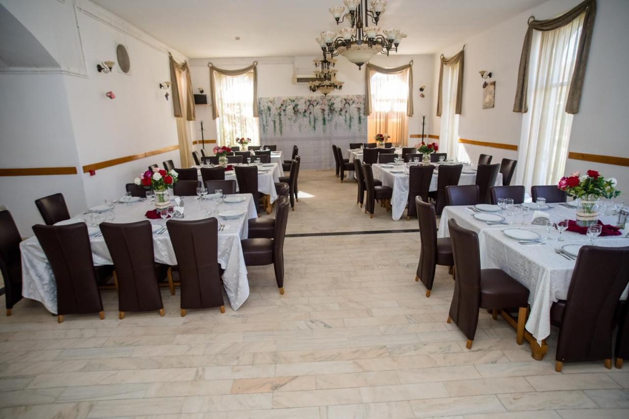 Hotel Marion Dumbraveni  Ngoại thất bức ảnh