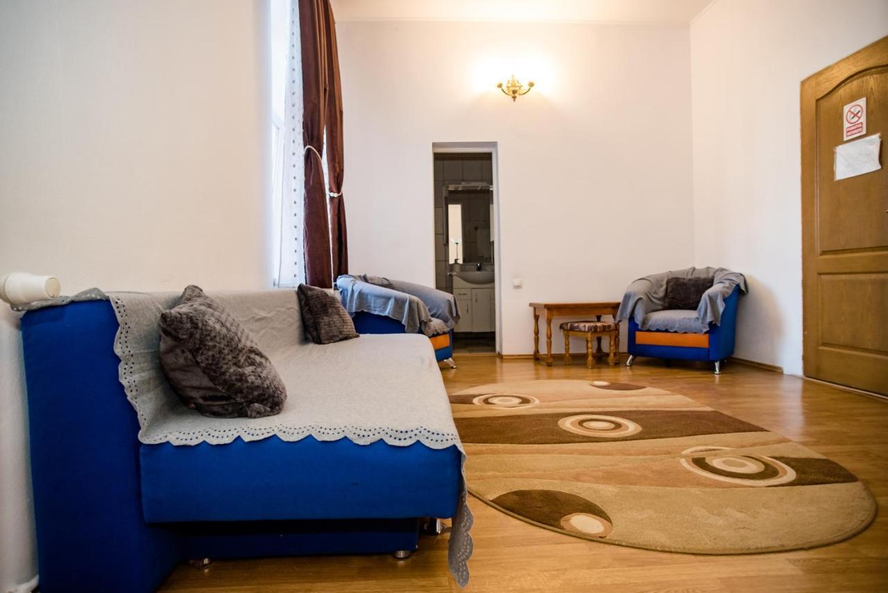 Hotel Marion Dumbraveni  Ngoại thất bức ảnh