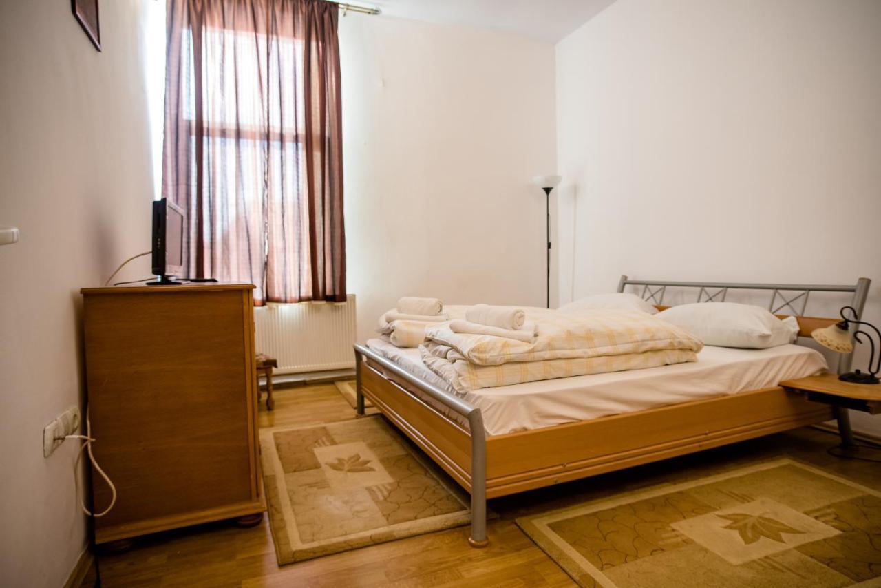 Hotel Marion Dumbraveni  Ngoại thất bức ảnh