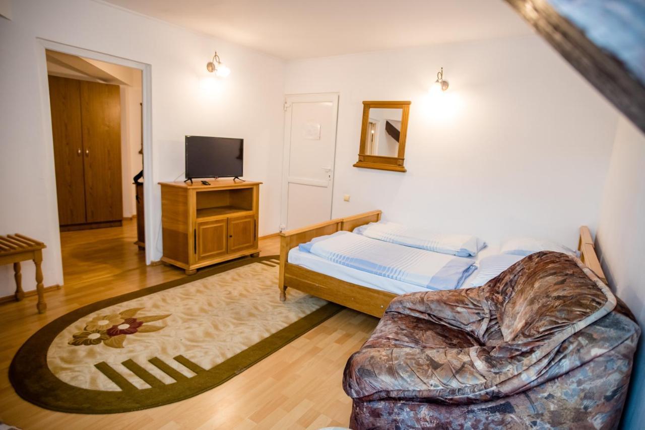 Hotel Marion Dumbraveni  Ngoại thất bức ảnh