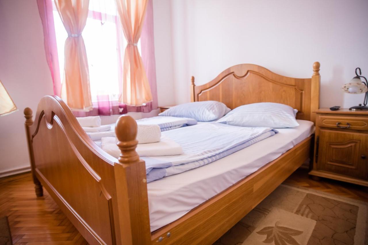 Hotel Marion Dumbraveni  Ngoại thất bức ảnh