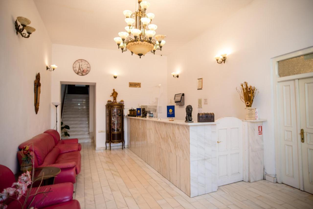 Hotel Marion Dumbraveni  Ngoại thất bức ảnh