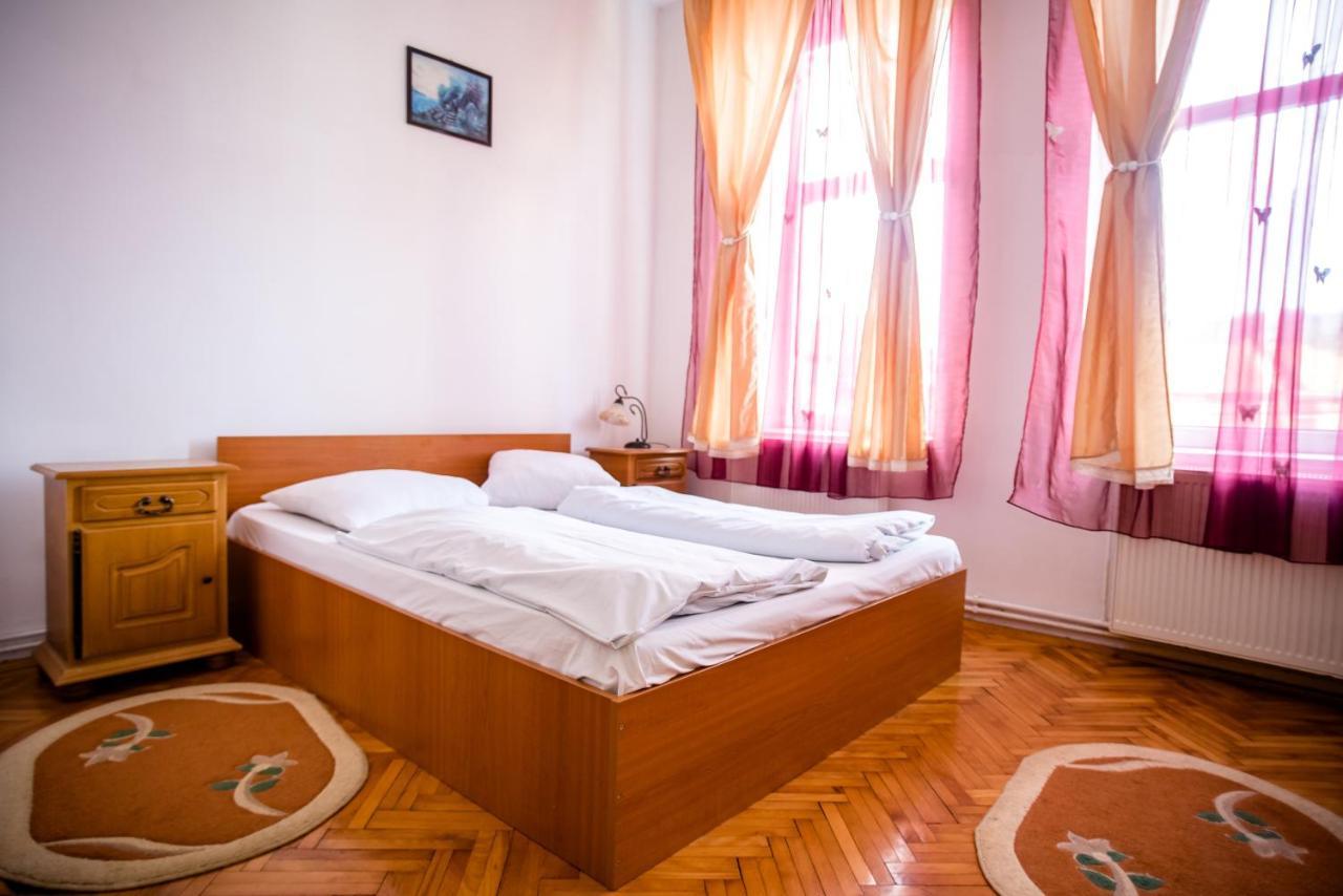Hotel Marion Dumbraveni  Ngoại thất bức ảnh