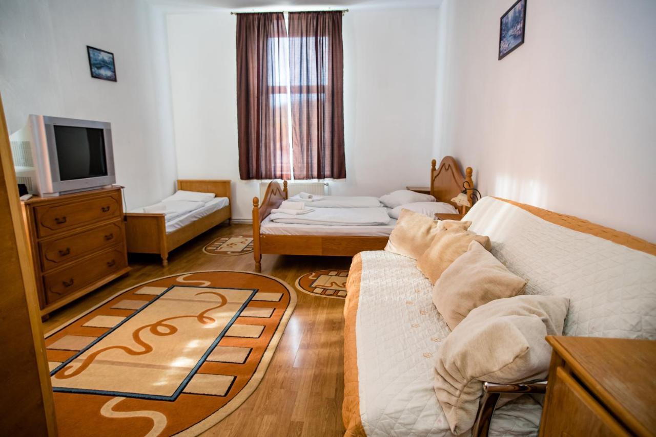 Hotel Marion Dumbraveni  Ngoại thất bức ảnh