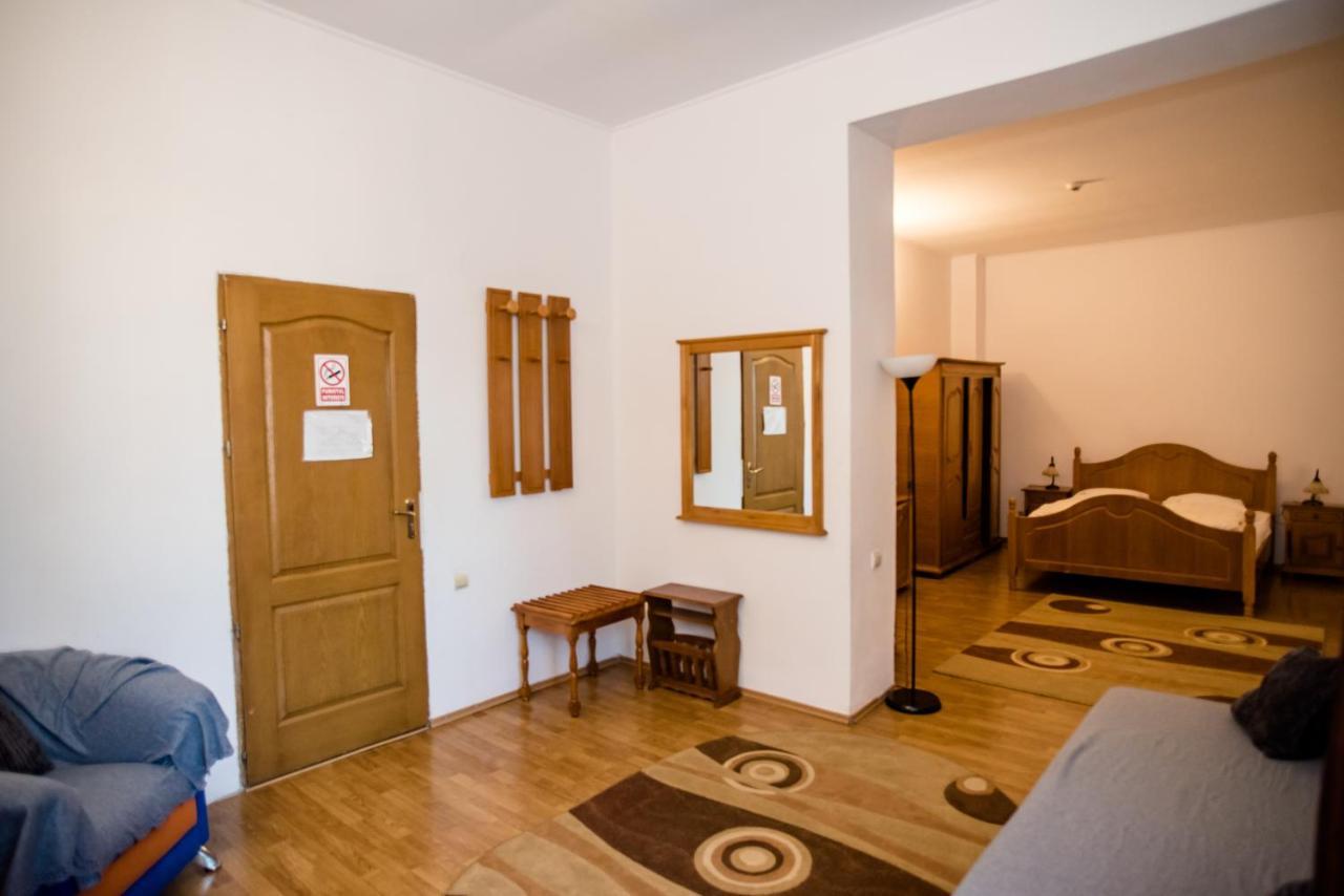 Hotel Marion Dumbraveni  Ngoại thất bức ảnh