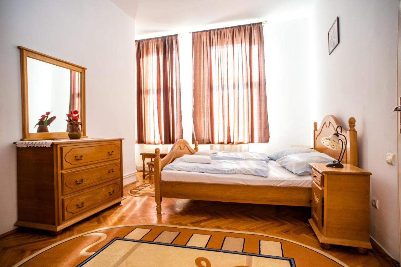 Hotel Marion Dumbraveni  Ngoại thất bức ảnh